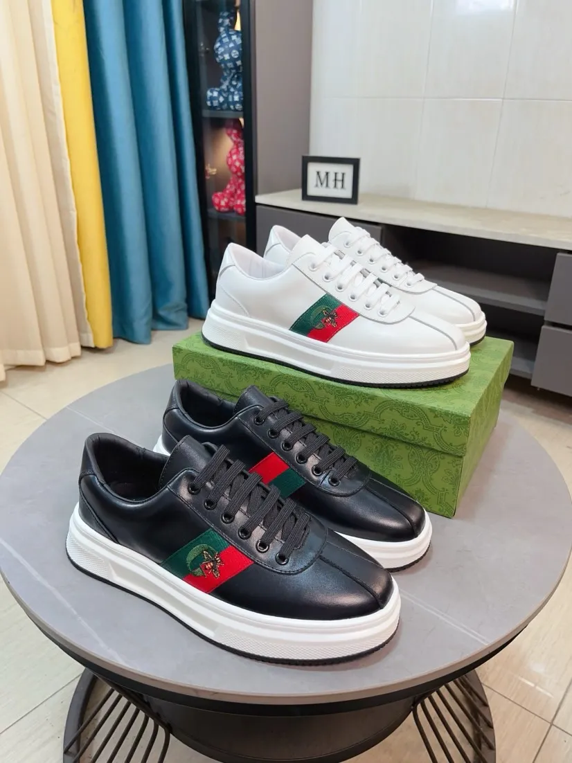 Factory price 420🌹🌹GUCCI [Gucci] New high-end brand of men's shoes, the latest fashionable casual men's shoes, trendy and versatile, relaxed and sporty style, uppers imported from Italy, first-layer cowhide, genuine leather lining and ultra-fine workmanship. Original personalized fashionable rubber wear-resistant outsole, light and comfortable on the foot, size 38-44